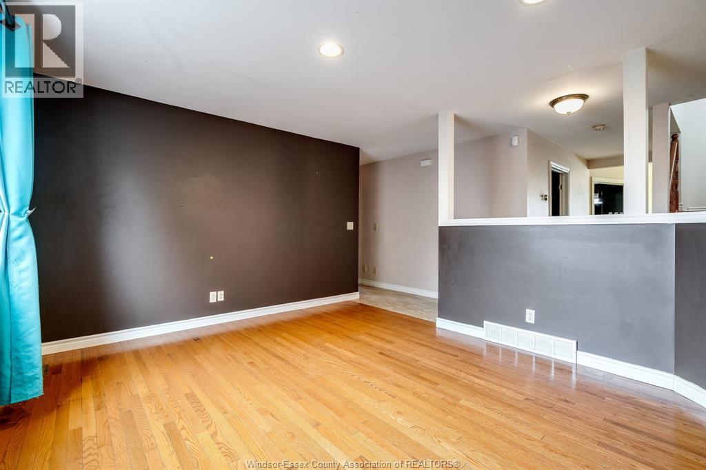 1833 St. Luke, Windsor, Ontario  N8W 3W8 - Photo 3 - 26004826