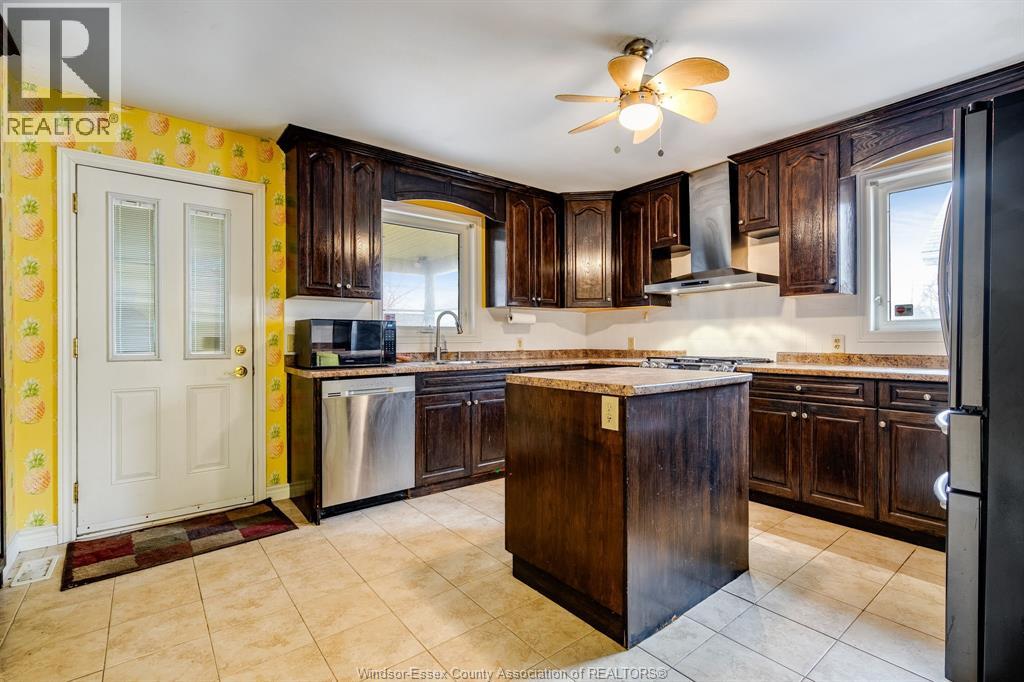 1833 St. Luke, Windsor, Ontario  N8W 3W8 - Photo 4 - 26004826