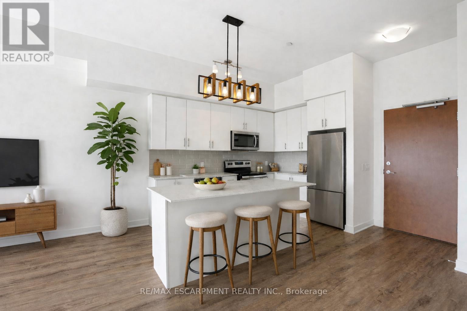 618 - 320 Plains Road E, Burlington, Ontario  L7T 0C1 - Photo 14 - W12856052