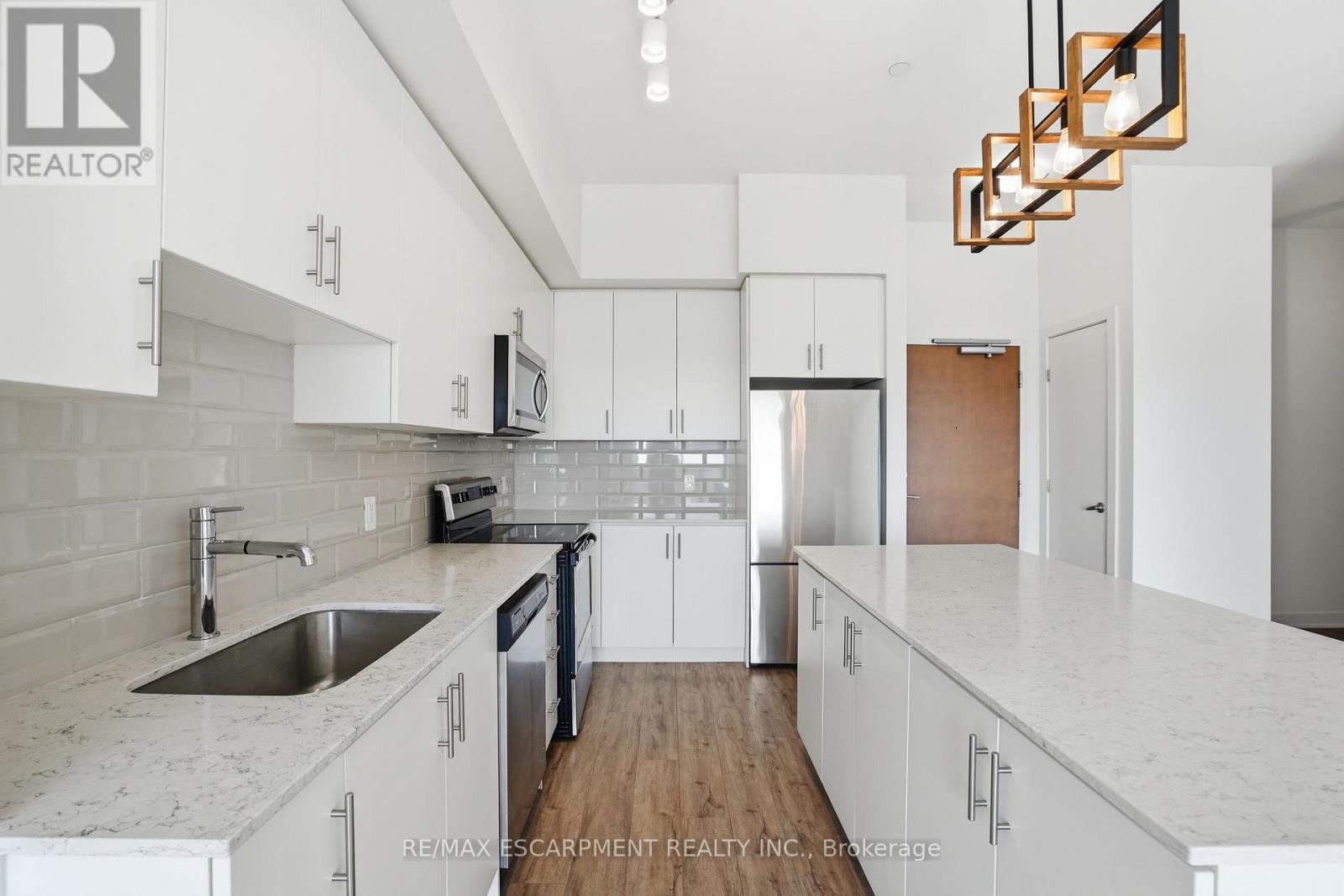 618 - 320 Plains Road E, Burlington, Ontario  L7T 0C1 - Photo 15 - W12856052