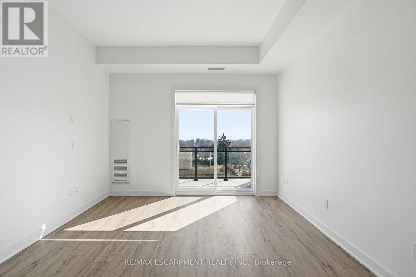 618 - 320 Plains Road E, Burlington, Ontario  L7T 0C1 - Photo 17 - W12856052