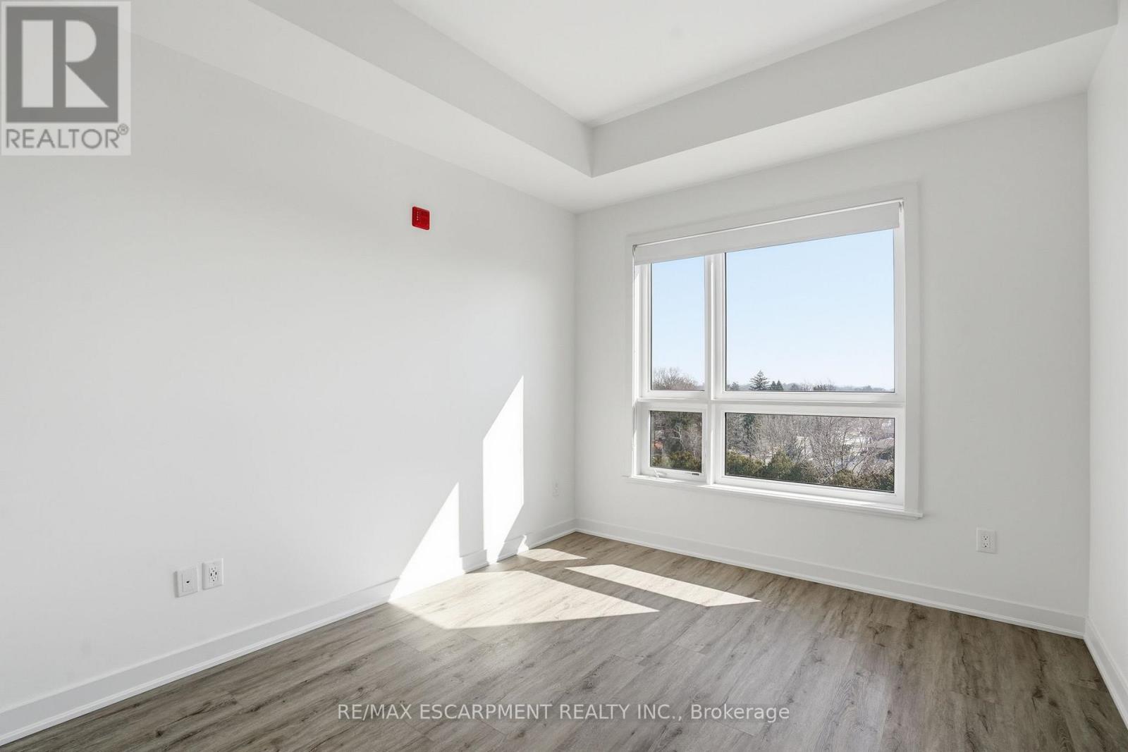 618 - 320 Plains Road E, Burlington, Ontario  L7T 0C1 - Photo 19 - W12856052