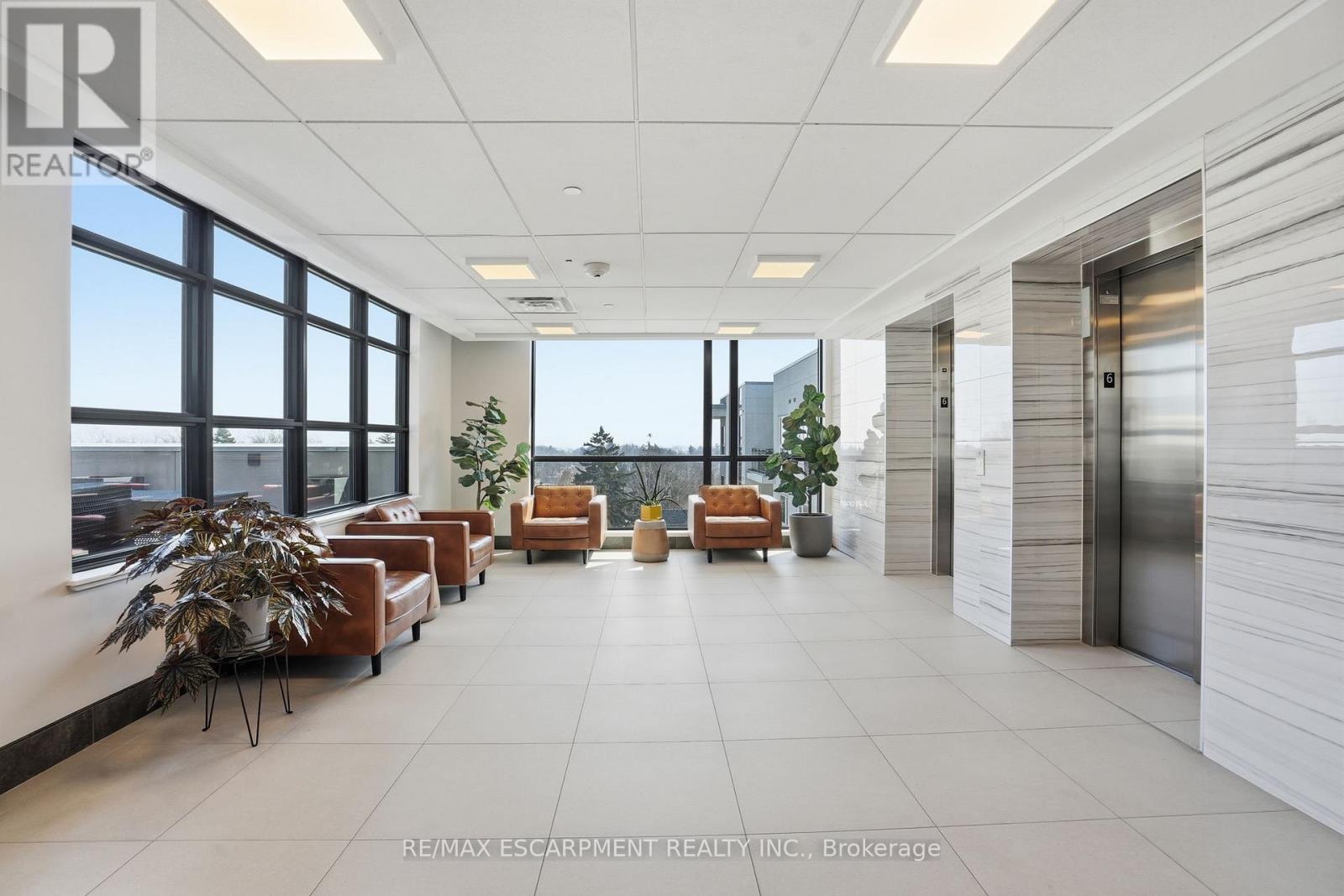 618 - 320 Plains Road E, Burlington, Ontario  L7T 0C1 - Photo 28 - W12856052