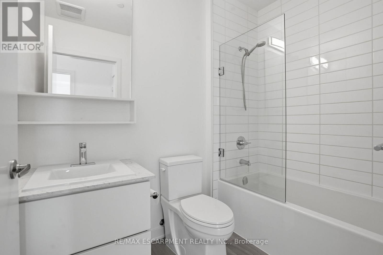 618 - 320 Plains Road E, Burlington, Ontario  L7T 0C1 - Photo 23 - W12856052