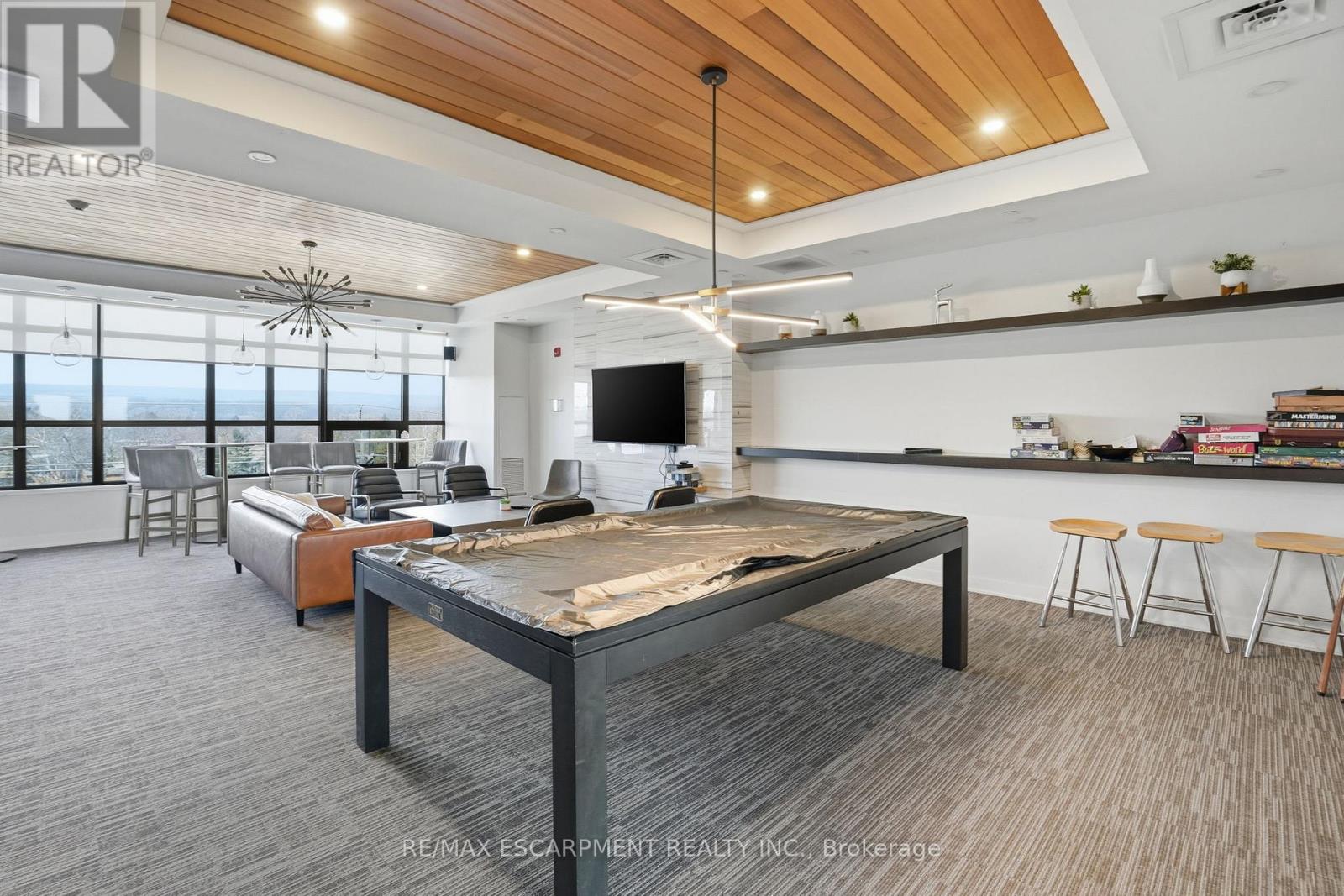 618 - 320 Plains Road E, Burlington, Ontario  L7T 0C1 - Photo 31 - W12856052