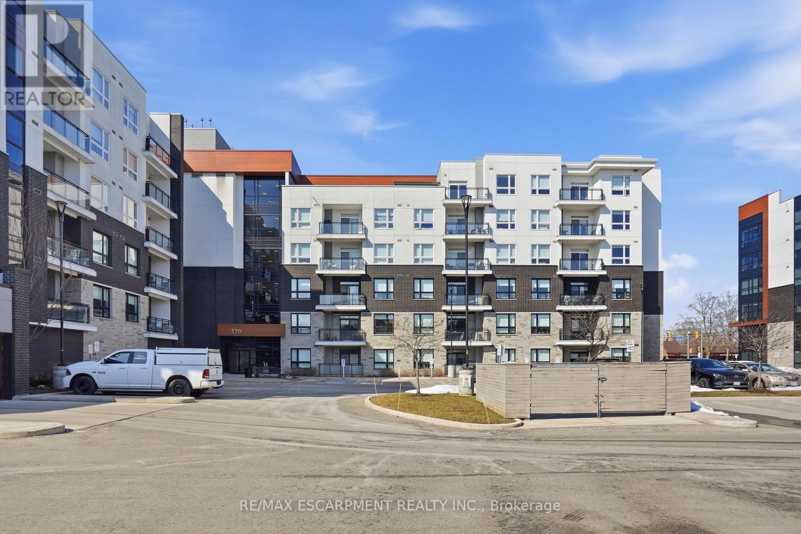 618 - 320 Plains Road E, Burlington, Ontario  L7T 0C1 - Photo 5 - W12856052