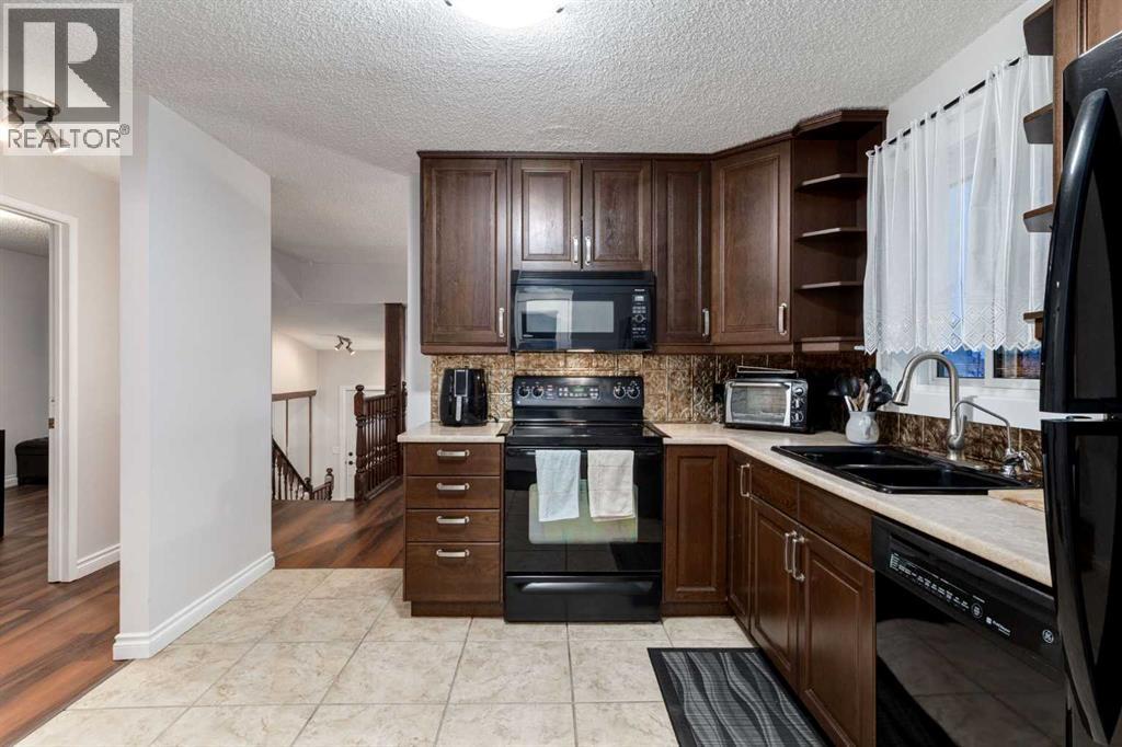 27 Bedfield Close Ne, Calgary, Alberta  T3K 3L3 - Photo 8 - A2252638