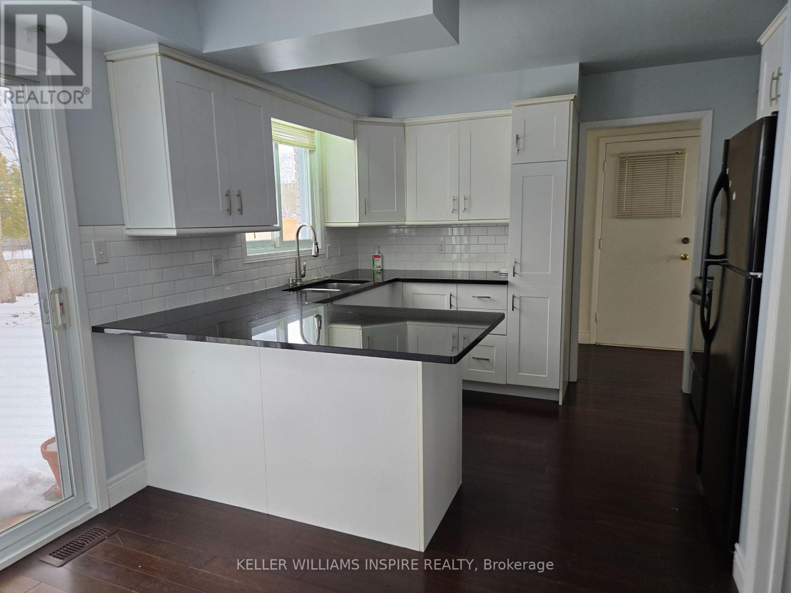 10 Flint Drive, Belleville, Ontario  K8N 5G3 - Photo 5 - X12860598