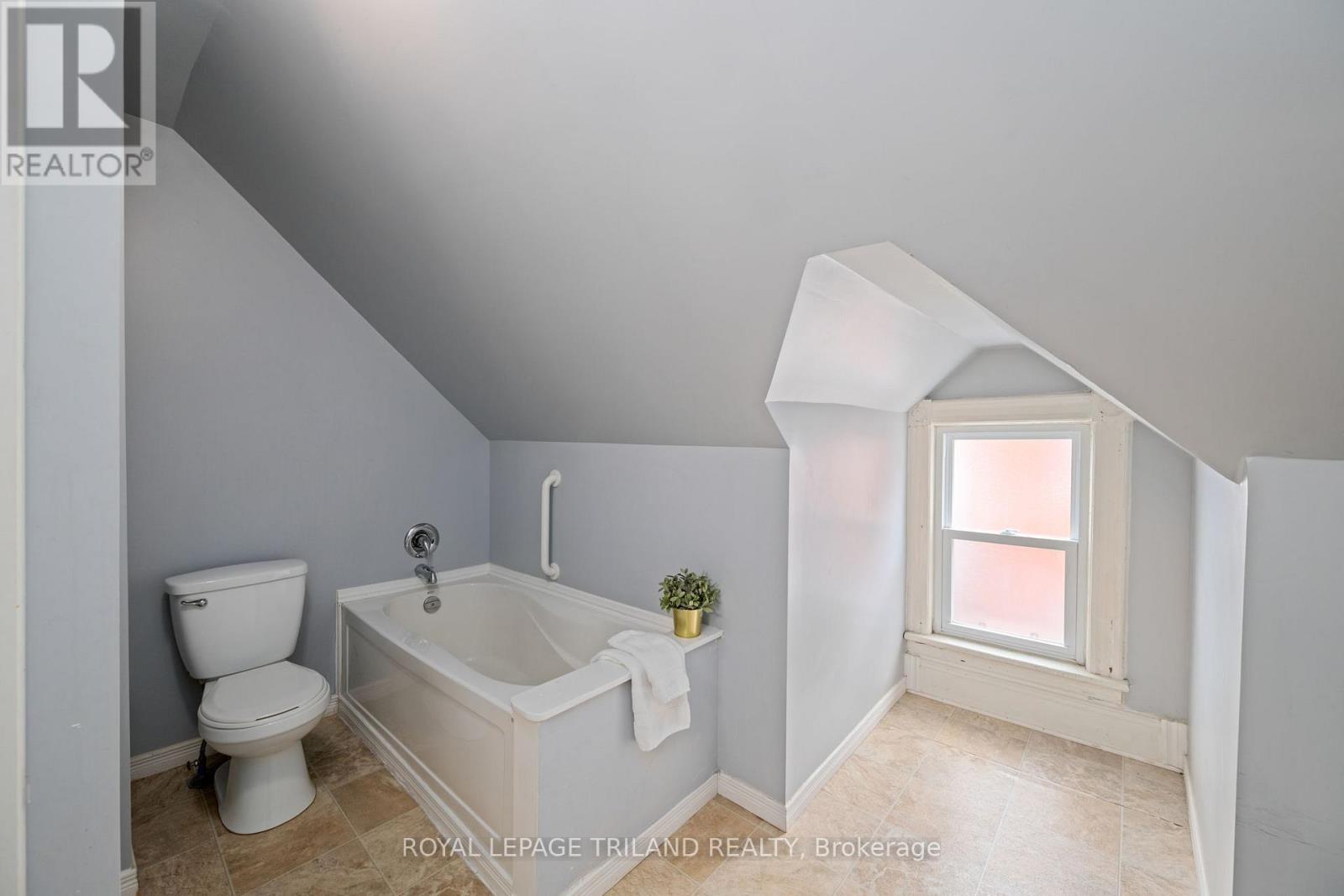 30 Malakoff Street, St. Thomas, Ontario  N5P 1L7 - Photo 25 - X12860422