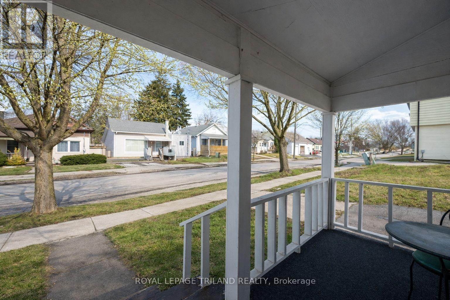 30 Malakoff Street, St. Thomas, Ontario  N5P 1L7 - Photo 3 - X12860422