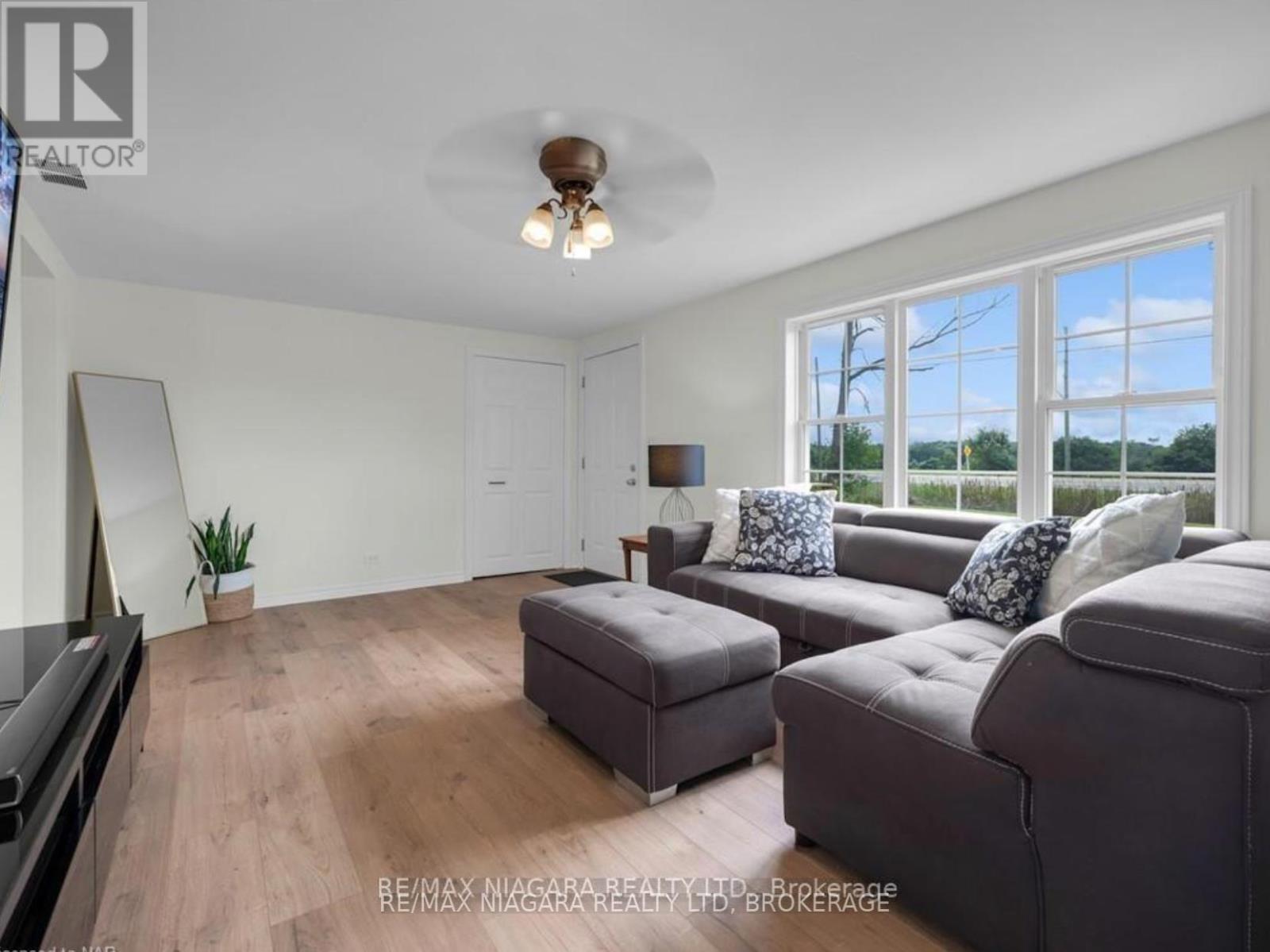 1970 Garrison Road, Fort Erie, Ontario  L2A 5M4 - Photo 8 - X12860448