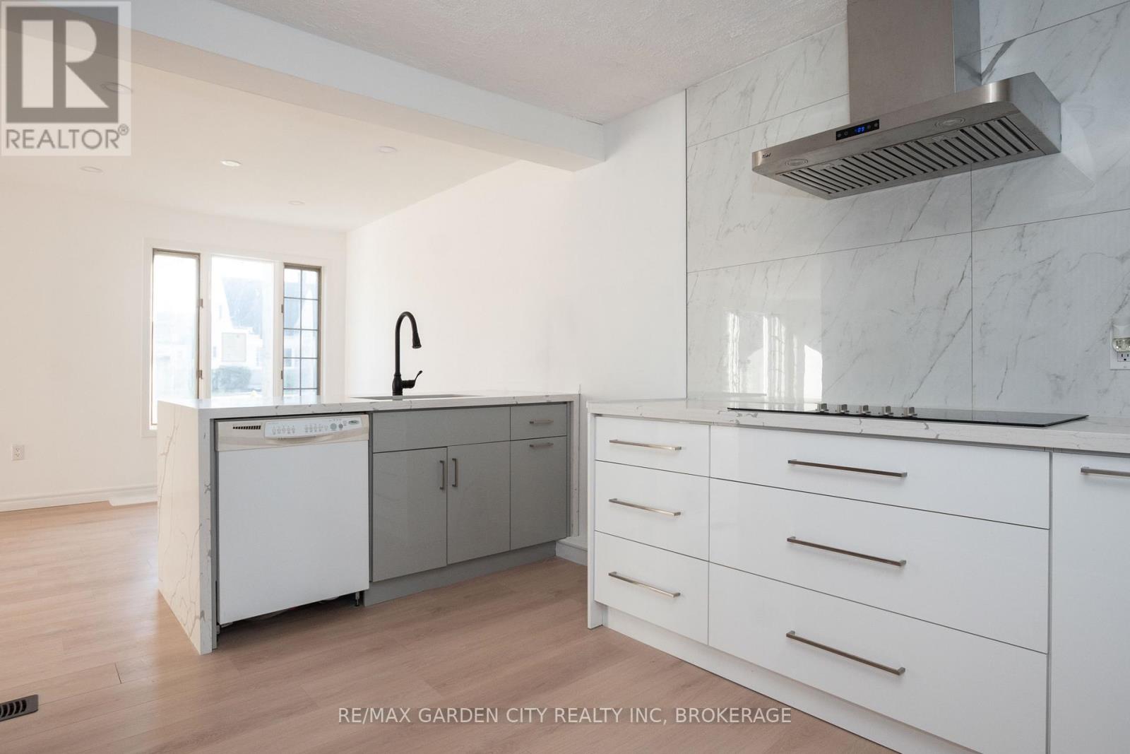 9 Fir Avenue, St. Catharines, Ontario  L2P 1B6 - Photo 10 - X12860528