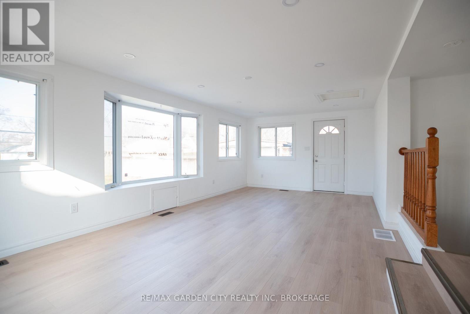 9 Fir Avenue, St. Catharines, Ontario  L2P 1B6 - Photo 13 - X12860528