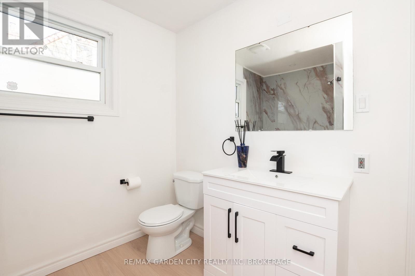 9 Fir Avenue, St. Catharines, Ontario  L2P 1B6 - Photo 18 - X12860528