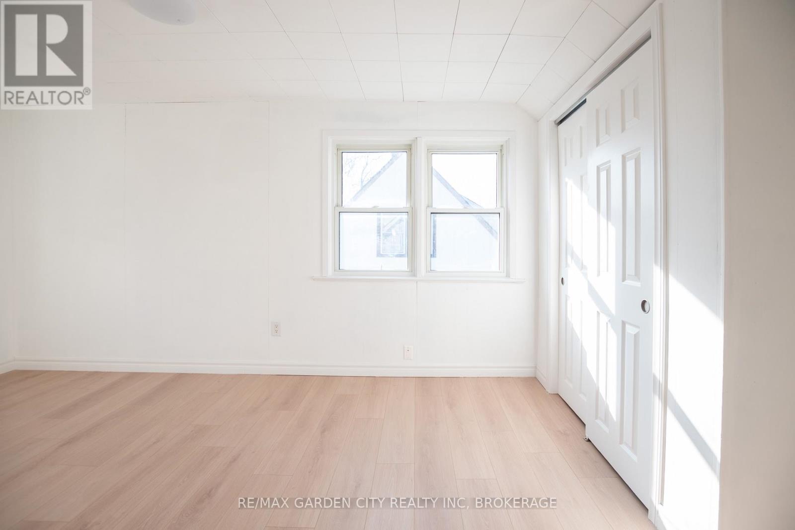 9 Fir Avenue, St. Catharines, Ontario  L2P 1B6 - Photo 24 - X12860528