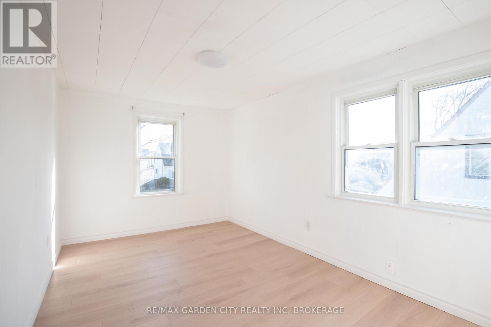 9 Fir Avenue, St. Catharines, Ontario  L2P 1B6 - Photo 25 - X12860528