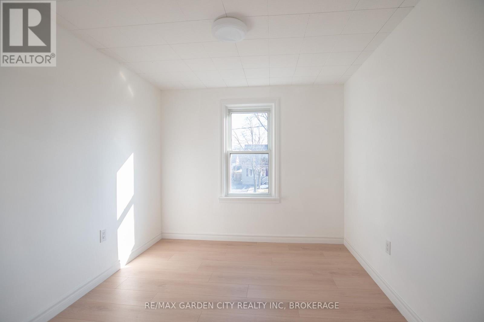 9 Fir Avenue, St. Catharines, Ontario  L2P 1B6 - Photo 27 - X12860528