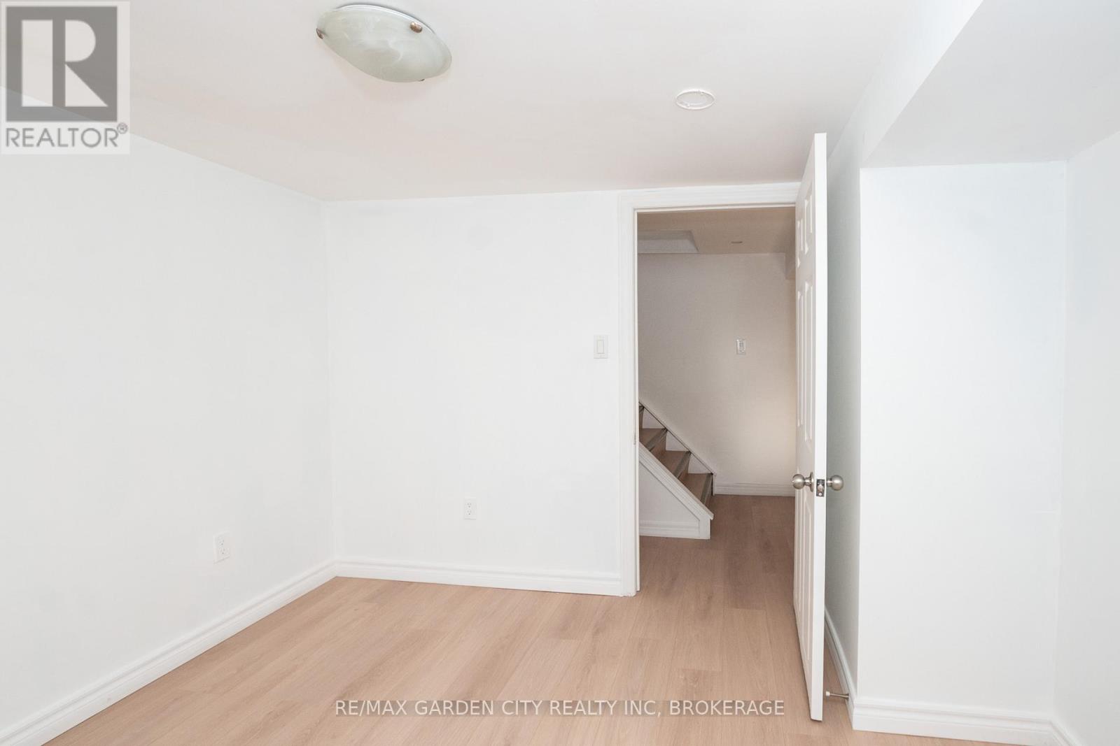 9 Fir Avenue, St. Catharines, Ontario  L2P 1B6 - Photo 32 - X12860528