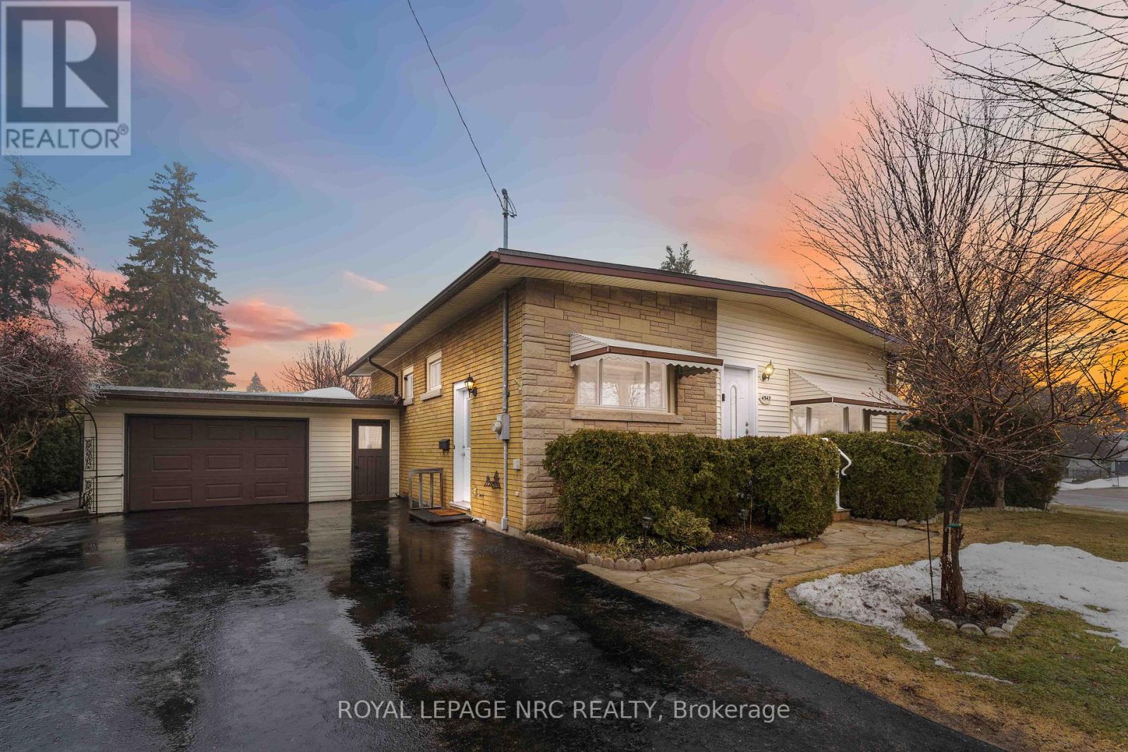 4542 Nancy Drive, Niagara Falls, Ontario  L2E 5L3 - Photo 1 - X12860638