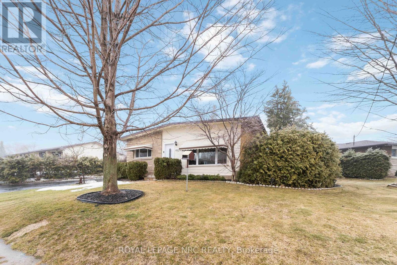 4542 Nancy Drive, Niagara Falls, Ontario  L2E 5L3 - Photo 4 - X12860638
