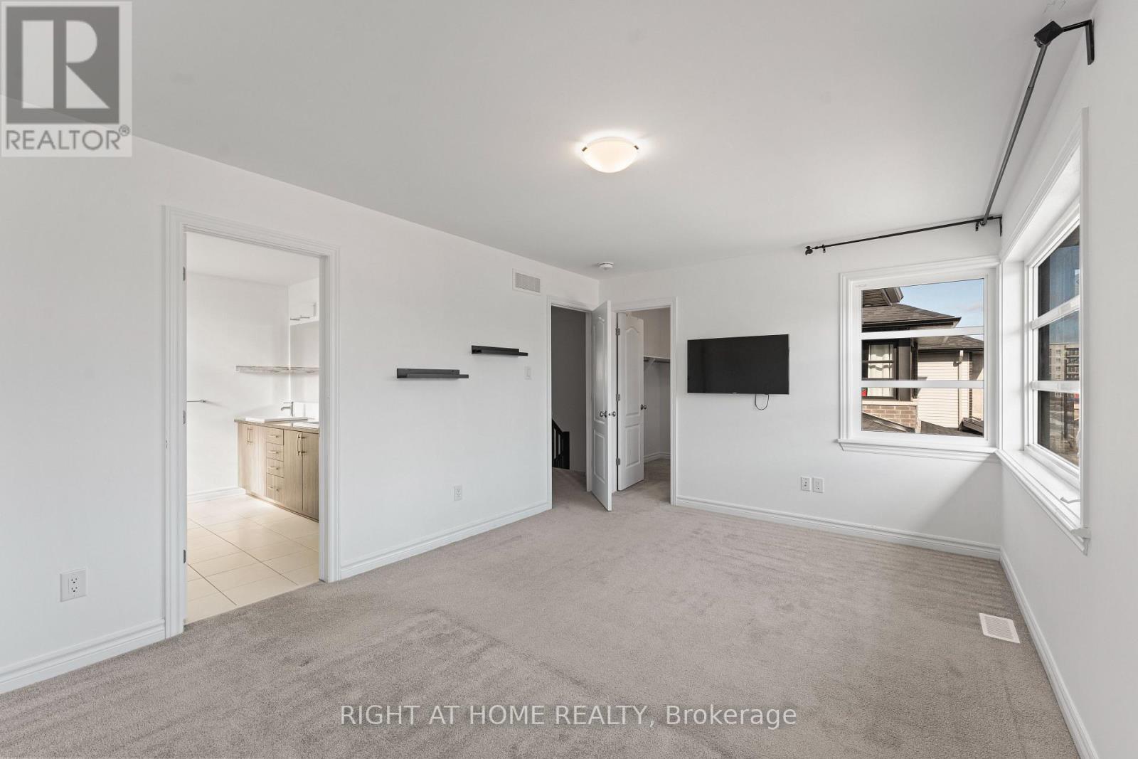 231 Osterley Way, Ottawa, Ontario  K2S 2P3 - Photo 11 - X12816540