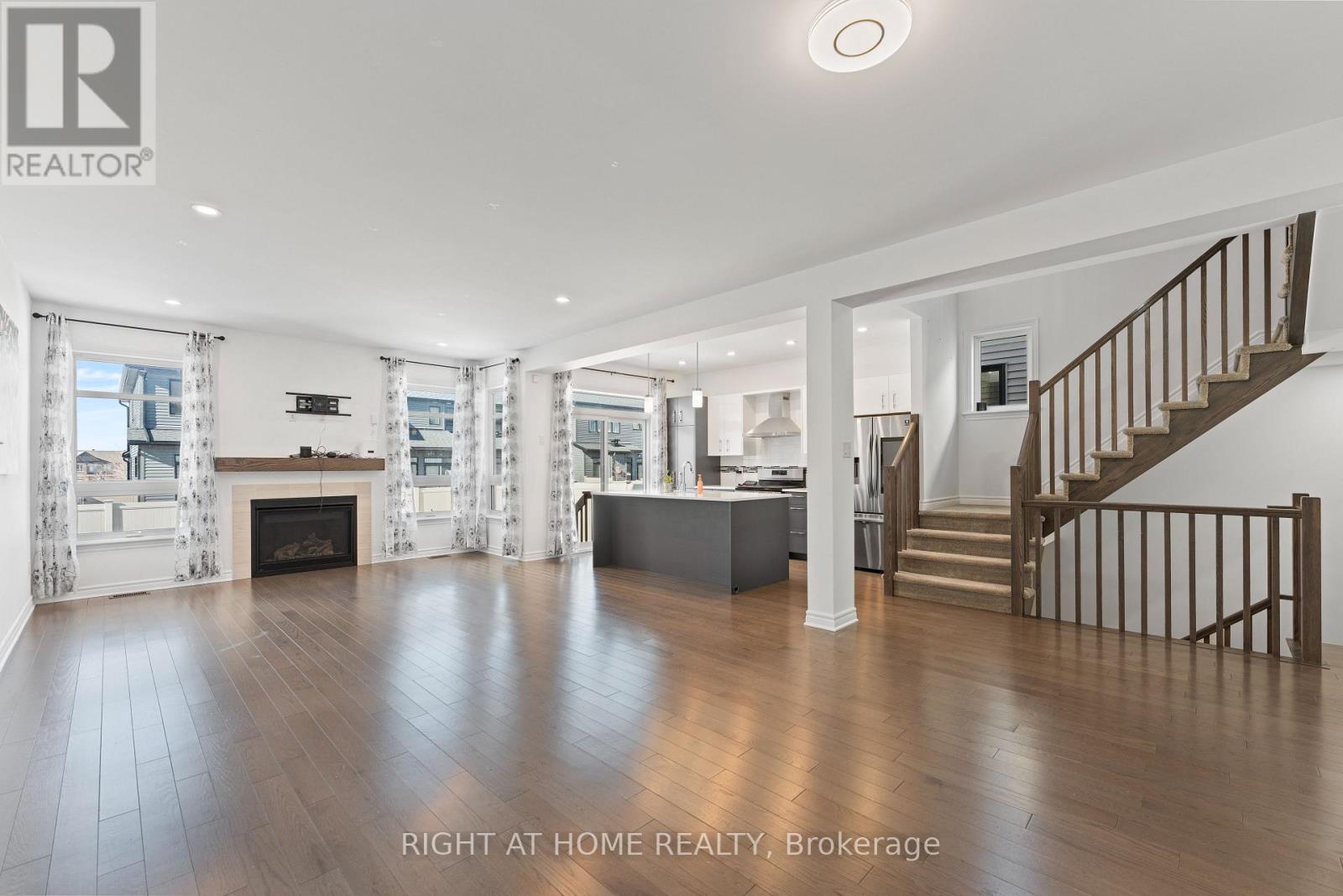 231 Osterley Way, Ottawa, Ontario  K2S 2P3 - Photo 5 - X12816540