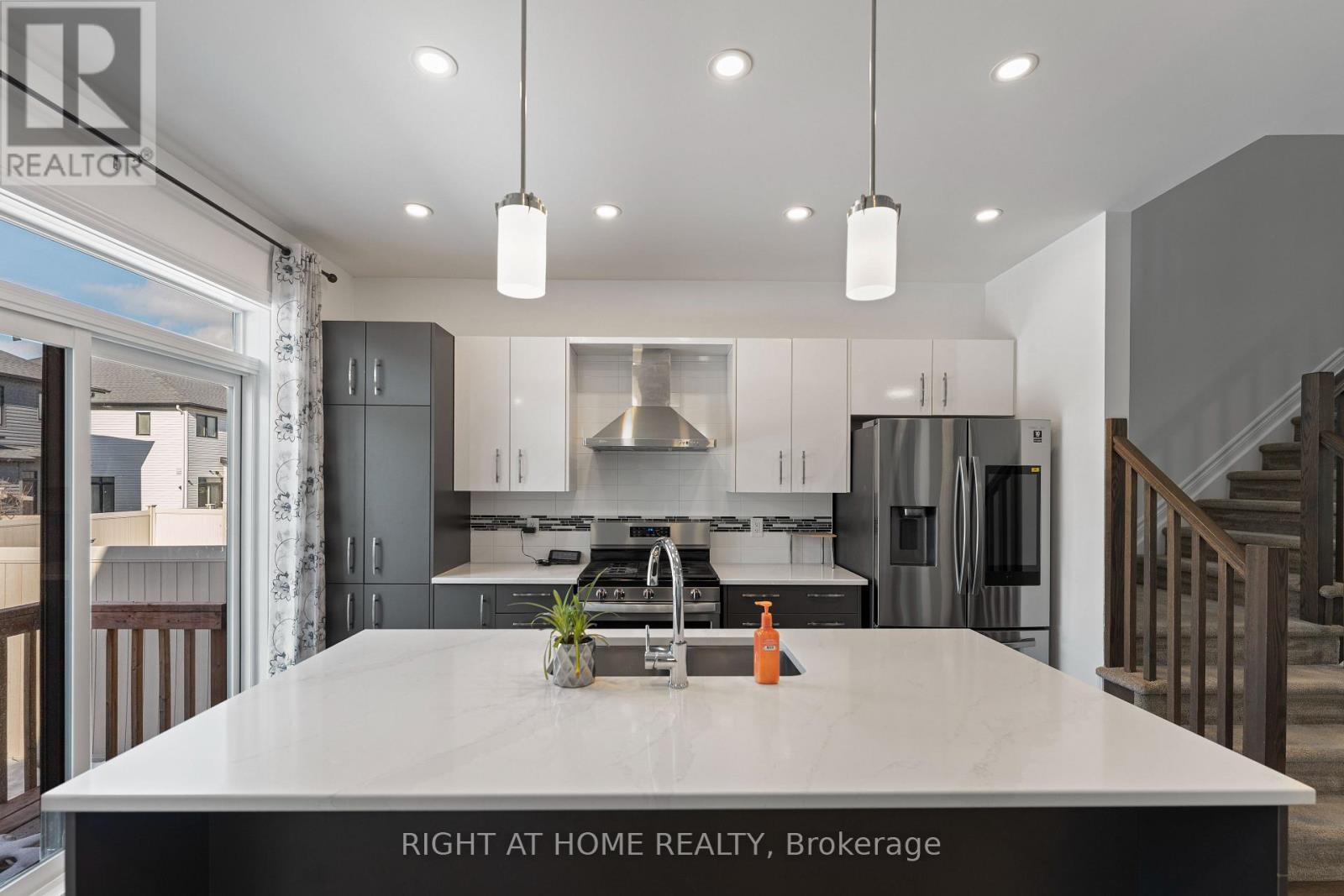 231 Osterley Way, Ottawa, Ontario  K2S 2P3 - Photo 7 - X12816540