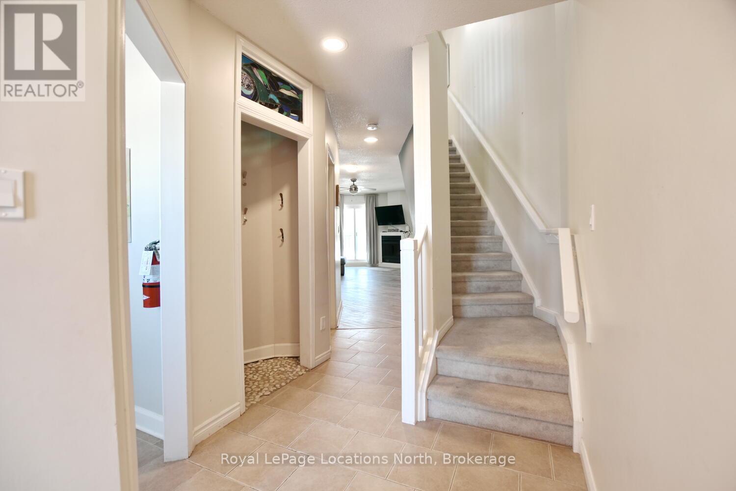 11 Spruce St Street, Wasaga Beach, Ontario  L9Z 2L4 - Photo 10 - S12860414