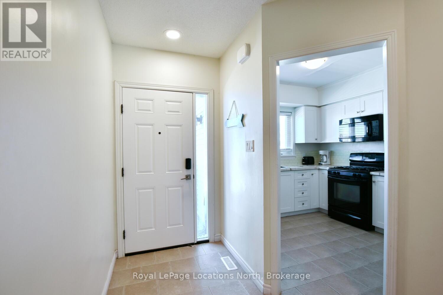 11 Spruce St Street, Wasaga Beach, Ontario  L9Z 2L4 - Photo 30 - S12860414