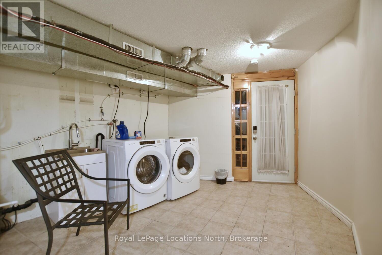 11 Spruce St Street, Wasaga Beach, Ontario  L9Z 2L4 - Photo 38 - S12860414