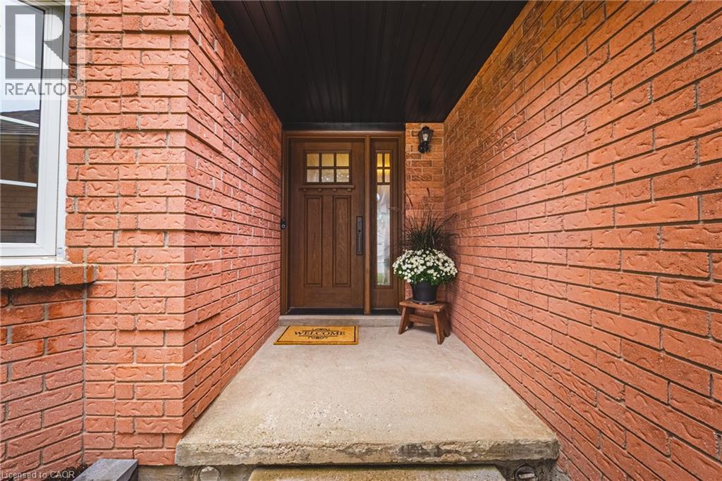 35 Cowan Boulevard, Cambridge, Ontario  N1T 1E6 - Photo 2 - 40804721