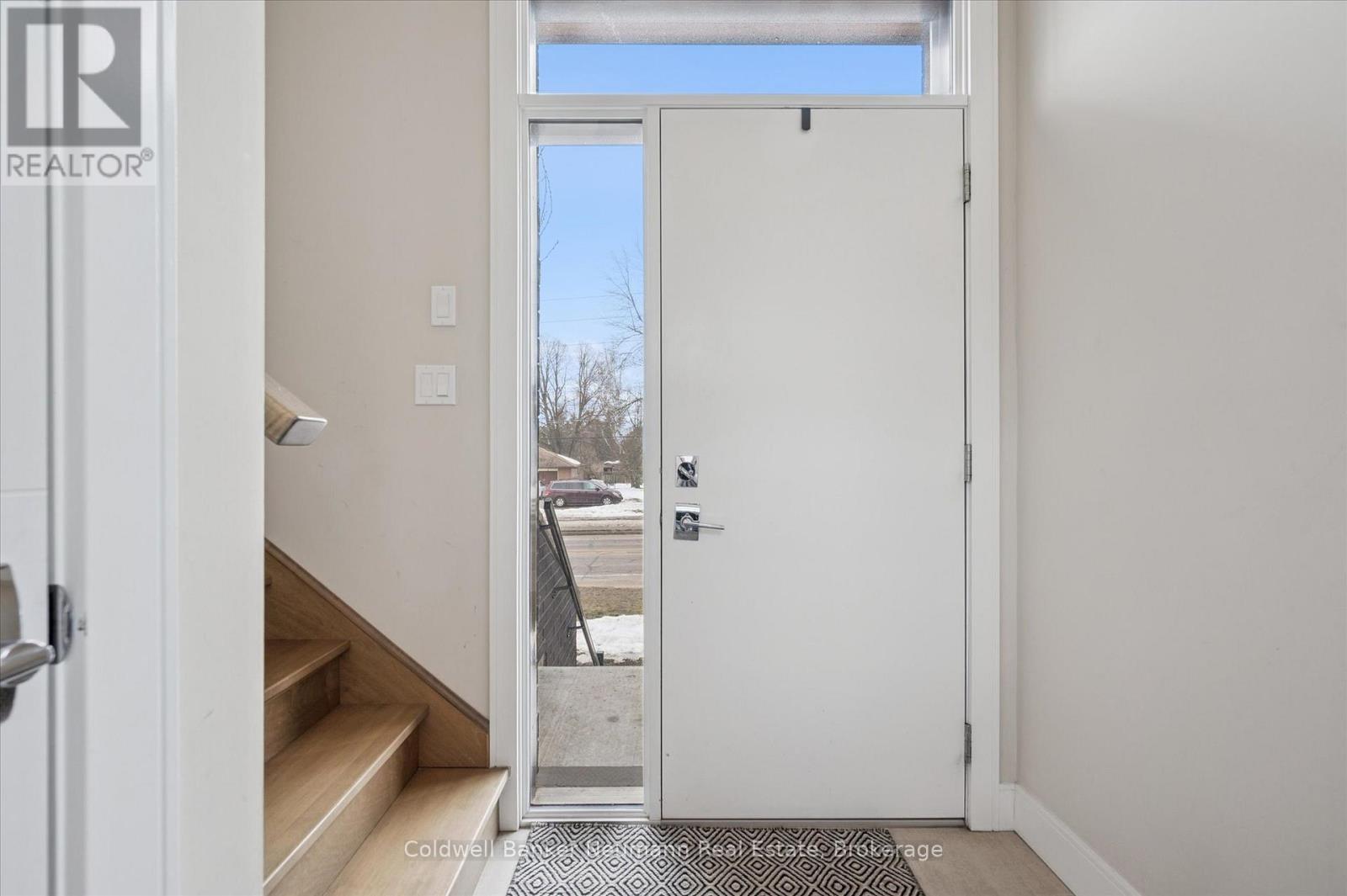 2 - 60 Arkell Road, Guelph, Ontario  N1L 1G8 - Photo 4 - X12860400