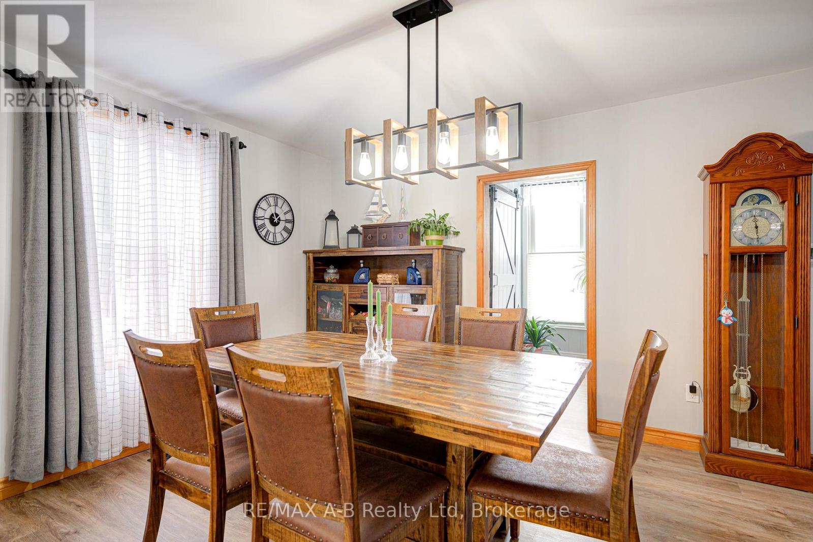 36 Huron Street, Huron East, Ontario  N0K 1W0 - Photo 11 - X12860570