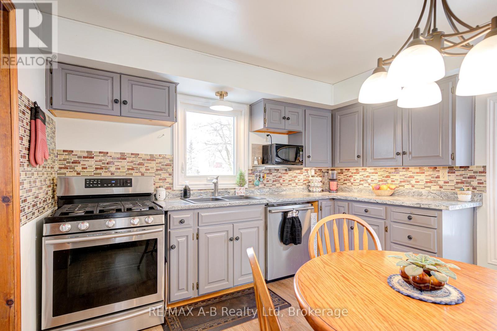 36 Huron Street, Huron East, Ontario  N0K 1W0 - Photo 15 - X12860570