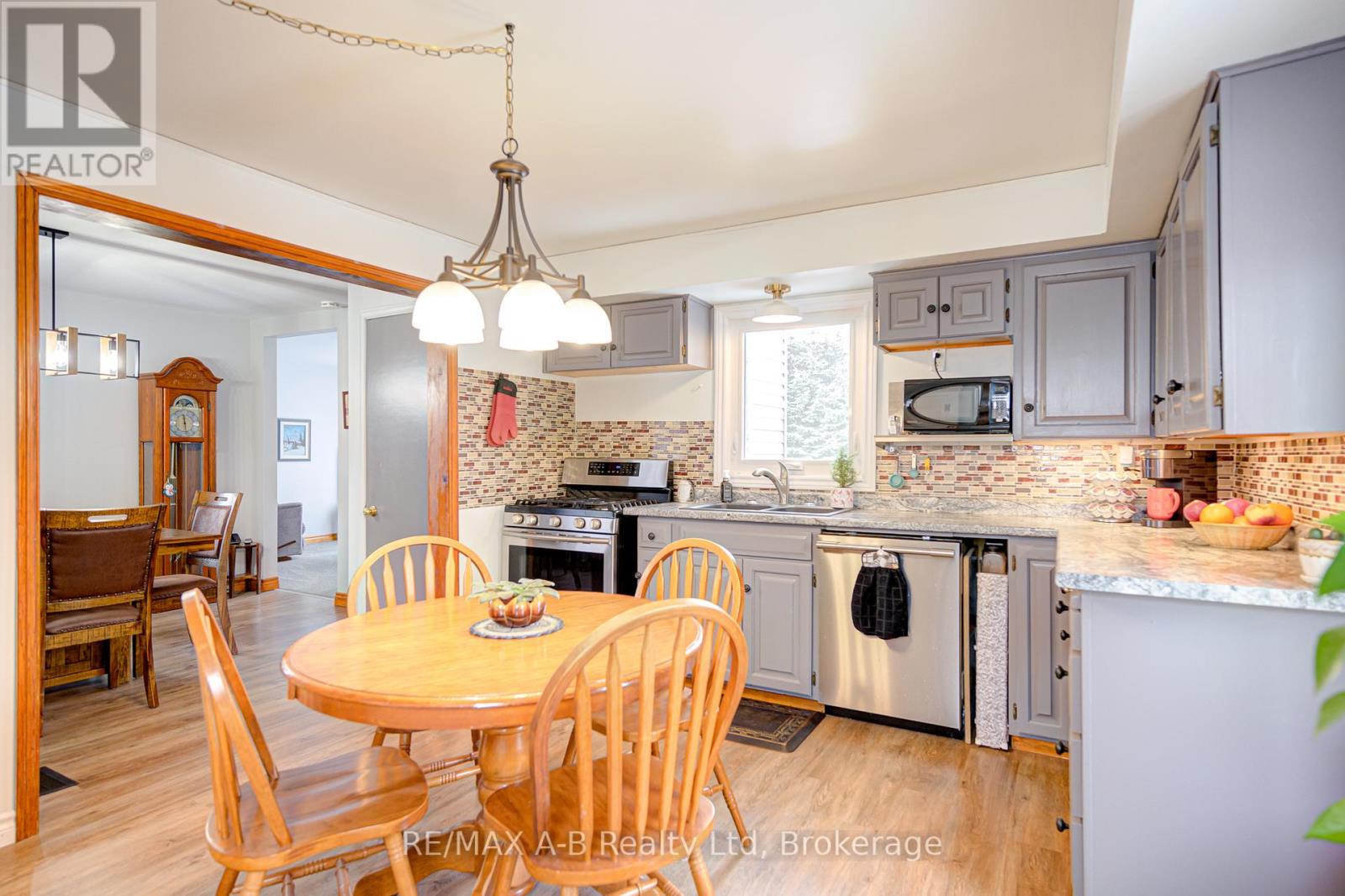 36 Huron Street, Huron East, Ontario  N0K 1W0 - Photo 18 - X12860570