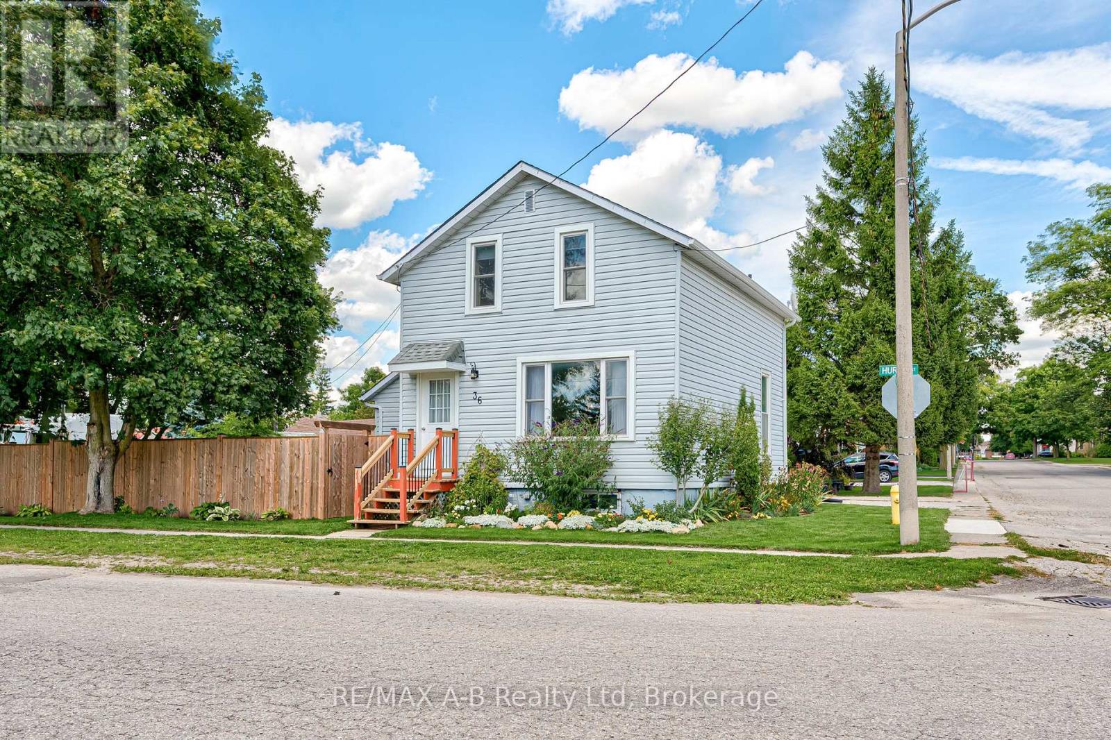 36 Huron Street, Huron East, Ontario  N0K 1W0 - Photo 2 - X12860570