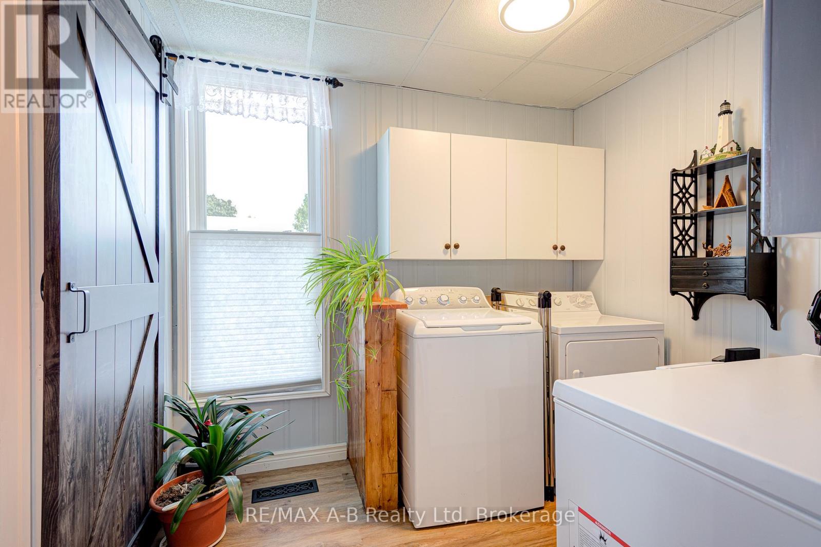 36 Huron Street, Huron East, Ontario  N0K 1W0 - Photo 22 - X12860570