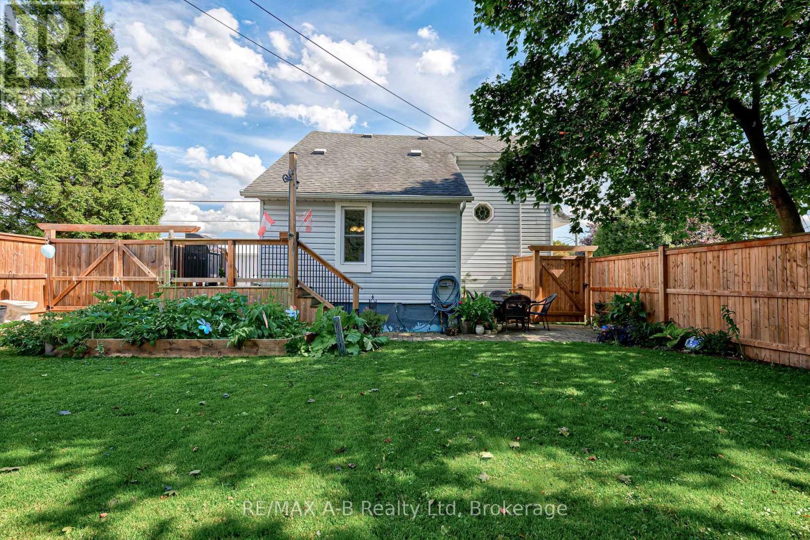 36 Huron Street, Huron East, Ontario  N0K 1W0 - Photo 37 - X12860570