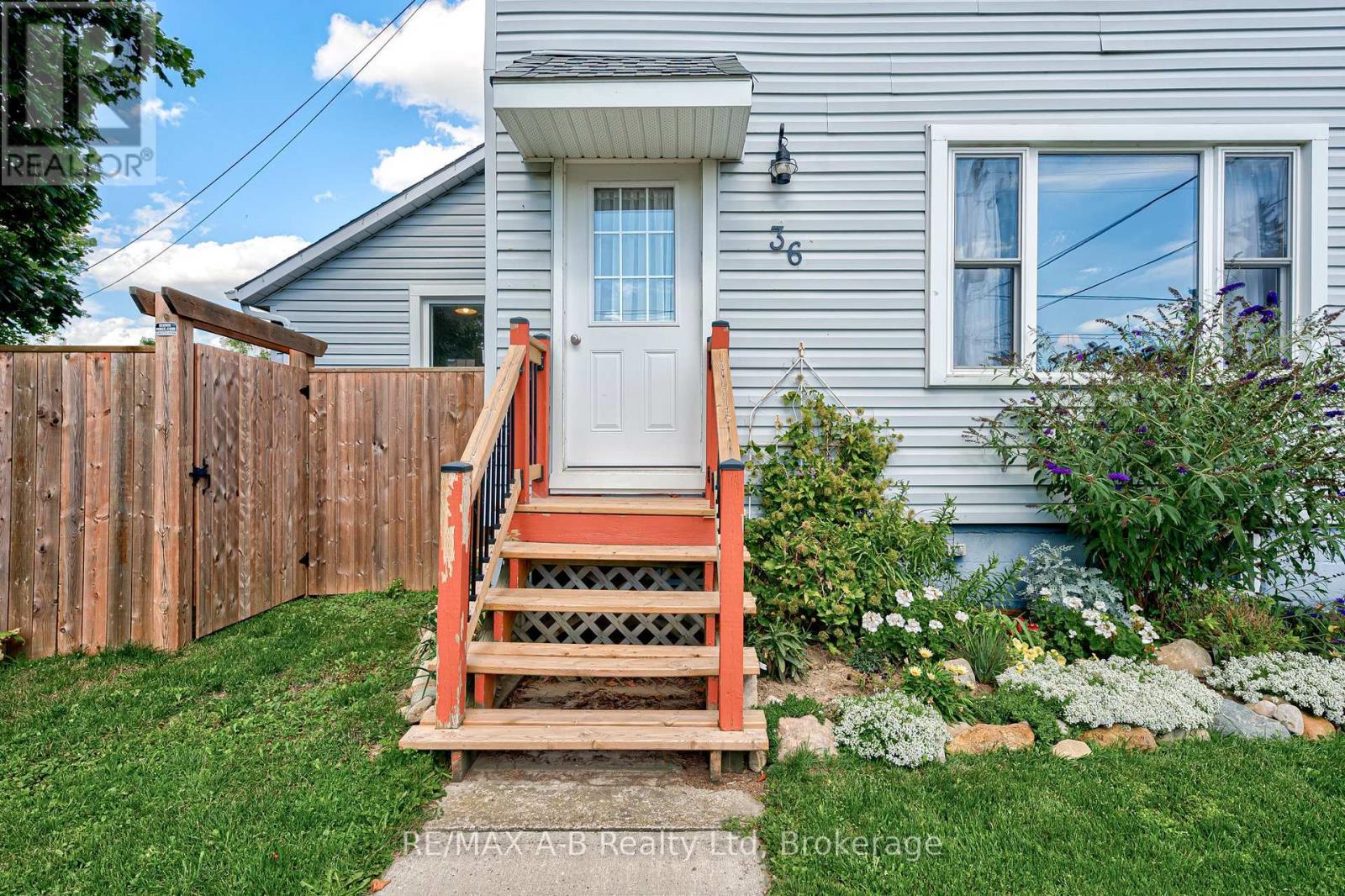 36 Huron Street, Huron East, Ontario  N0K 1W0 - Photo 4 - X12860570