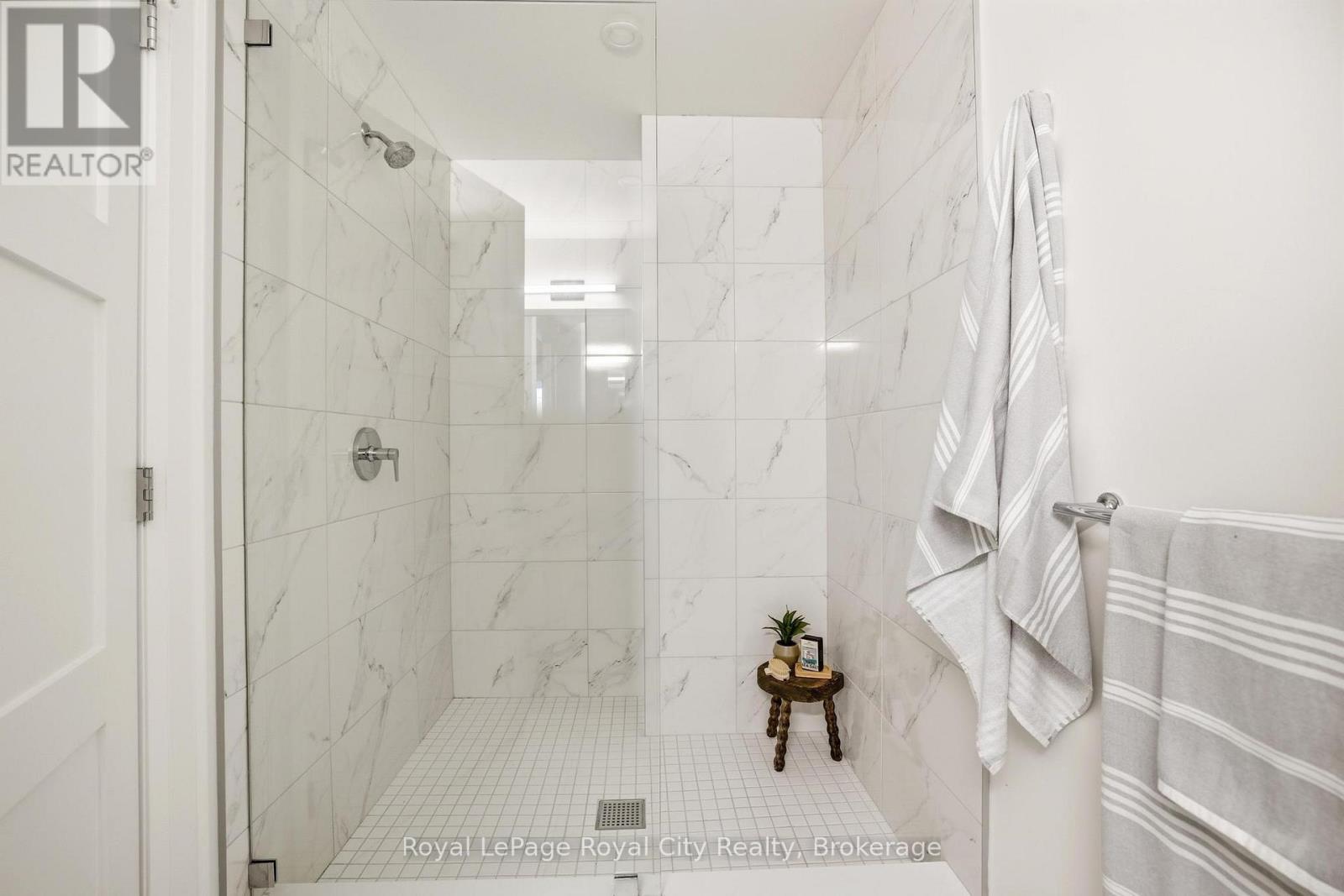 211 - 6523 Wellington 7 Road, Centre Wellington, Ontario  N0B 1S0 - Photo 33 - X12860578