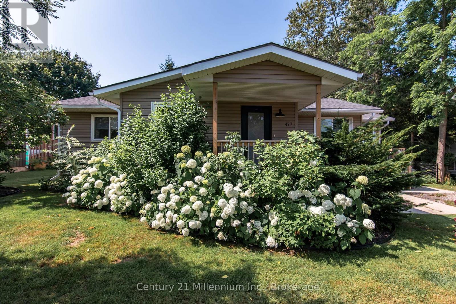 477 Clarendon Street, Saugeen Shores, Ontario  N0H 2L0 - Photo 2 - X12860644