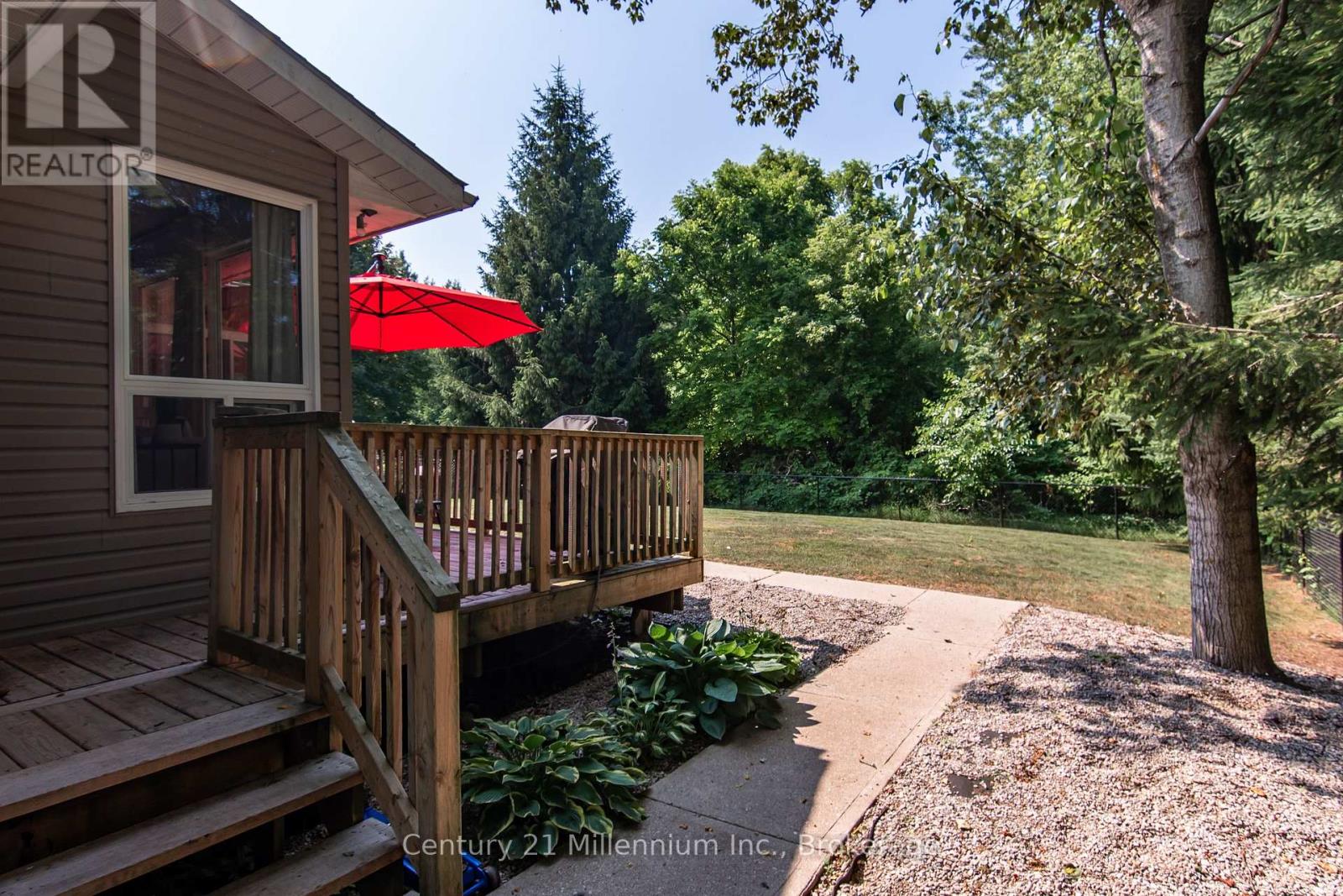 477 Clarendon Street, Saugeen Shores, Ontario  N0H 2L0 - Photo 3 - X12860644