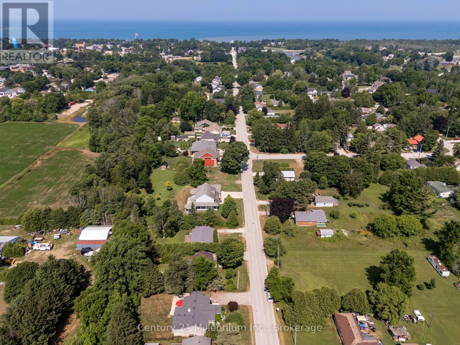 477 Clarendon Street, Saugeen Shores, Ontario  N0H 2L0 - Photo 7 - X12860644