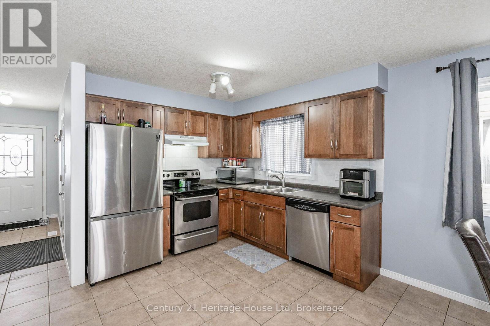 37 Hasler Crescent, Guelph (Pineridge/westminster Woods), Ontario  N1L 0A2 - Photo 10 - X12860656