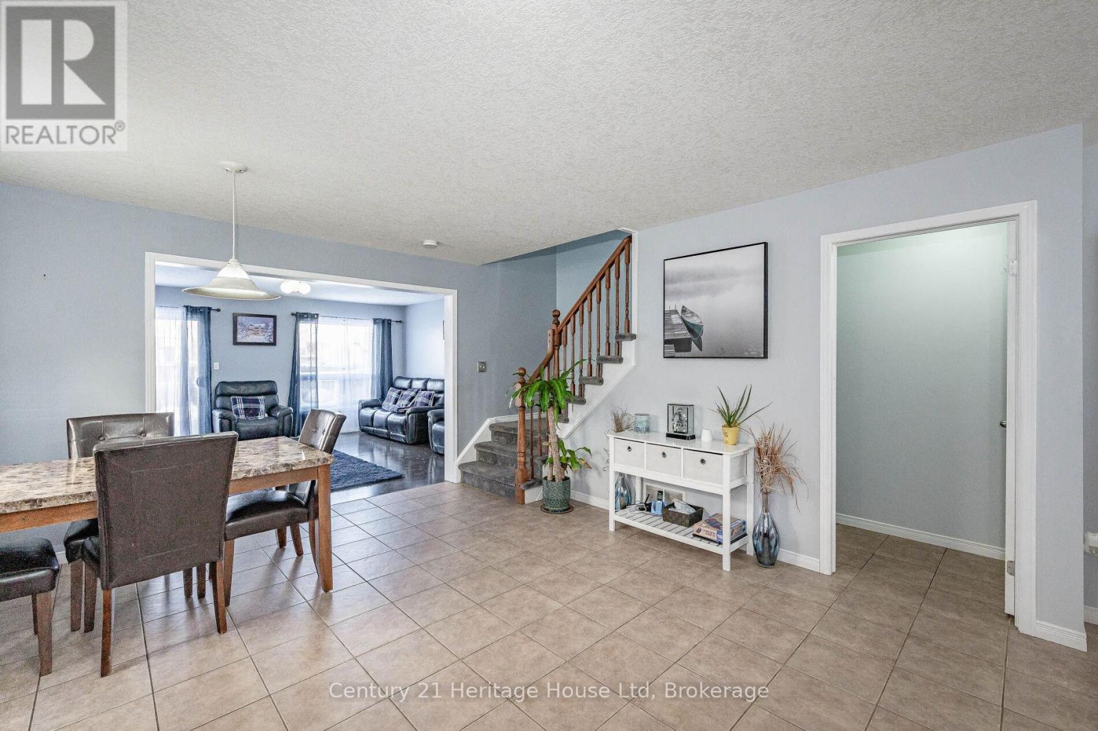 37 Hasler Crescent, Guelph (Pineridge/westminster Woods), Ontario  N1L 0A2 - Photo 13 - X12860656