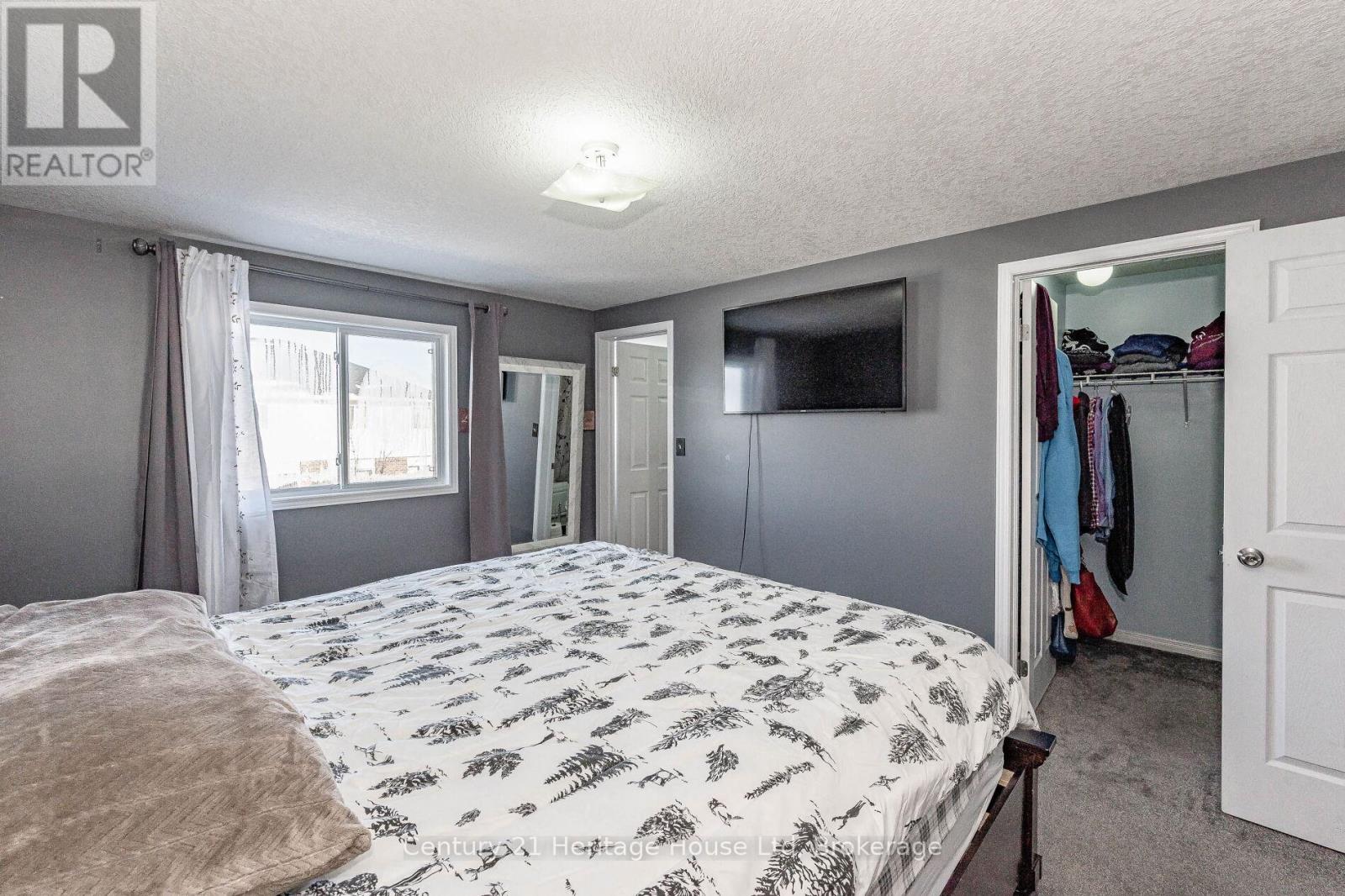 37 Hasler Crescent, Guelph (Pineridge/westminster Woods), Ontario  N1L 0A2 - Photo 23 - X12860656