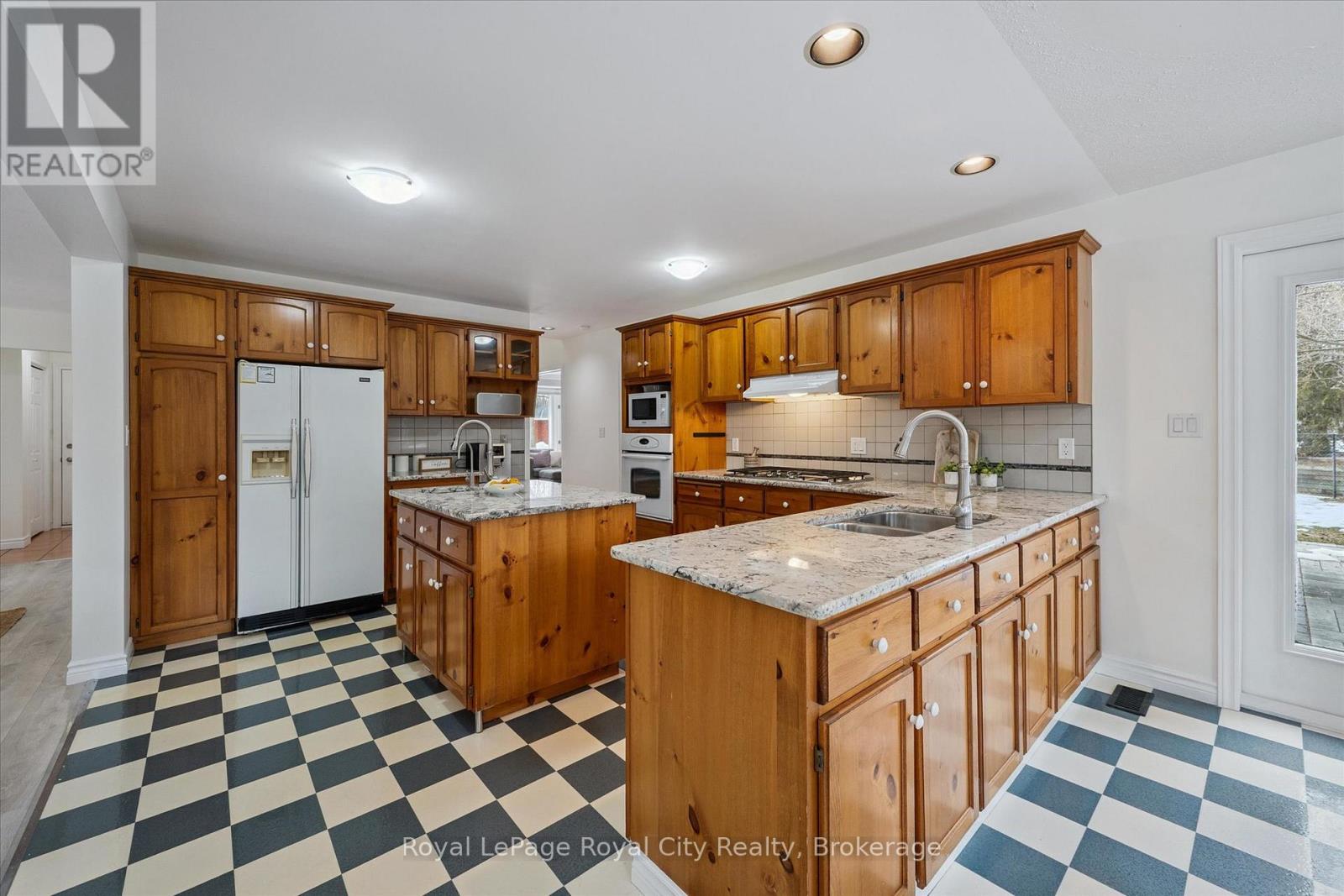 17 Trillium Court, Guelph, Ontario  N1G 4P8 - Photo 16 - X12860678