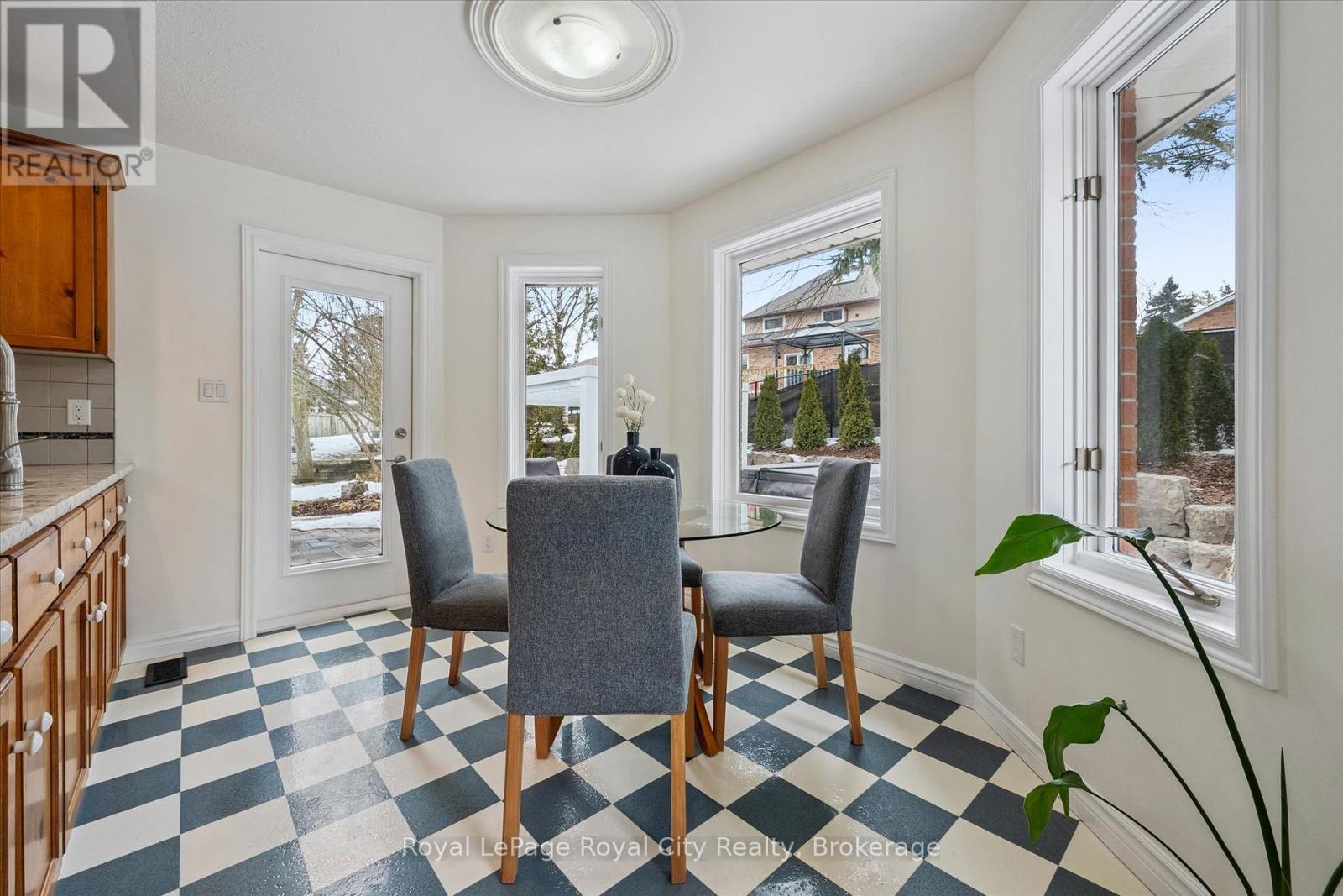 17 Trillium Court, Guelph, Ontario  N1G 4P8 - Photo 20 - X12860678