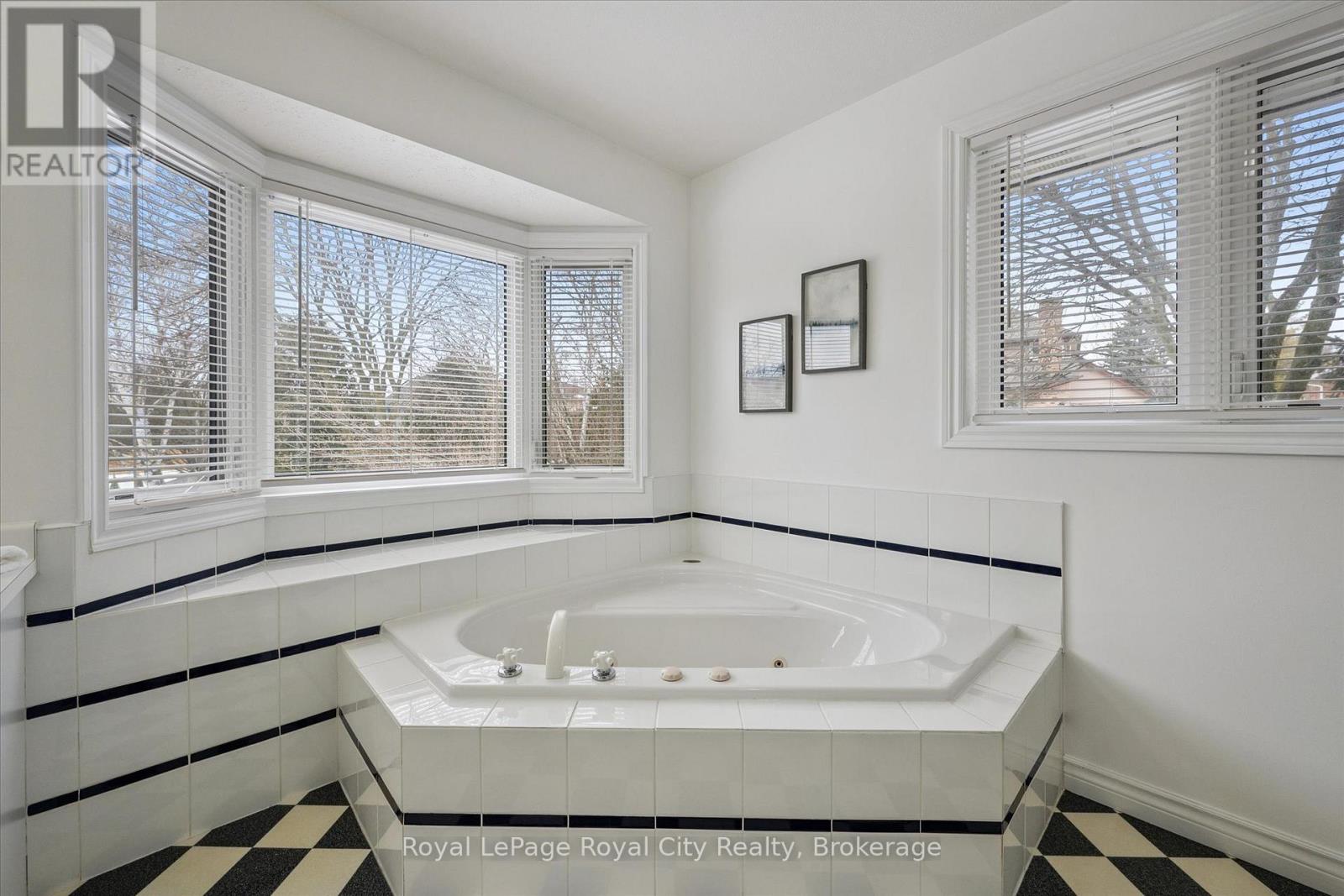 17 Trillium Court, Guelph, Ontario  N1G 4P8 - Photo 26 - X12860678