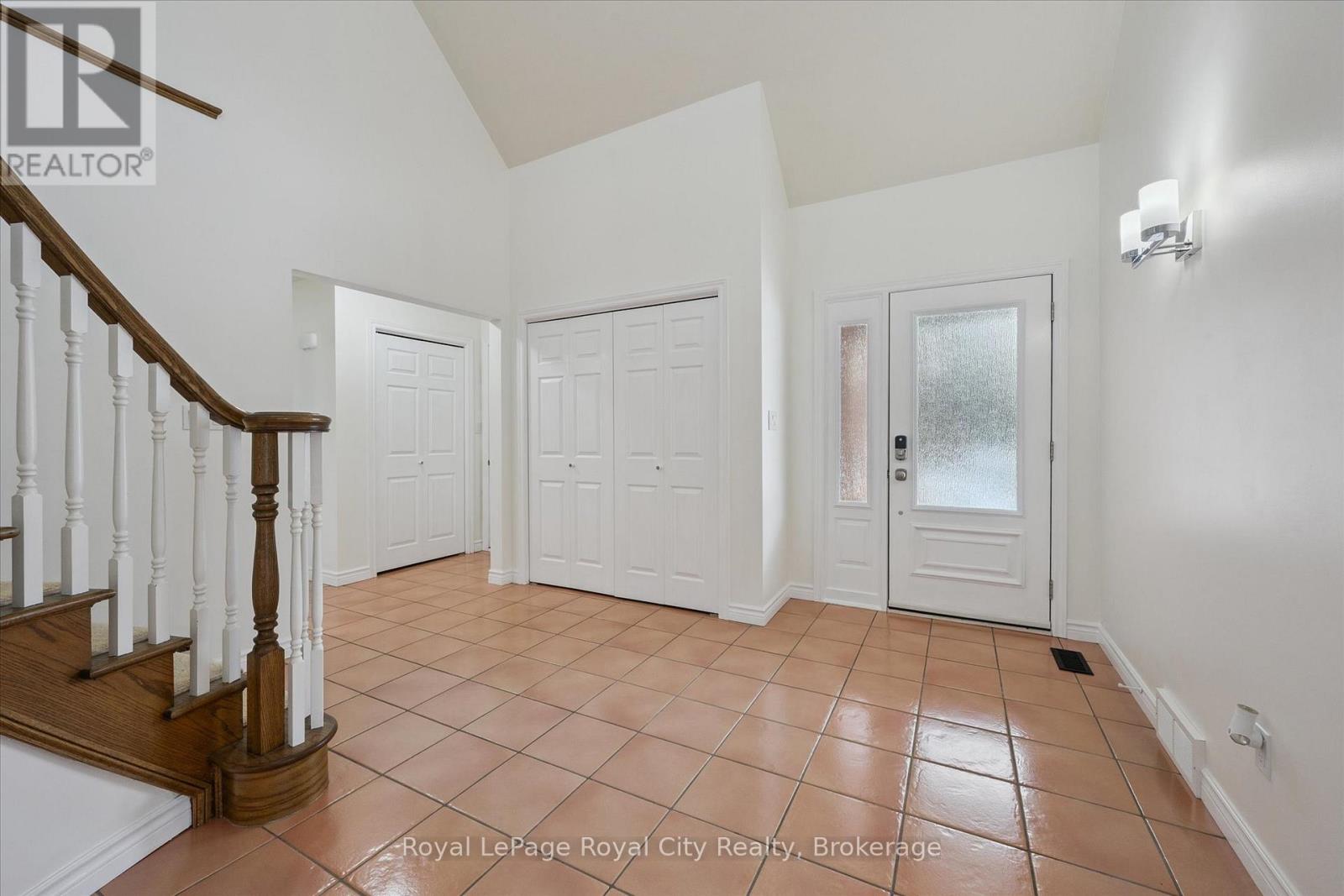 17 Trillium Court, Guelph, Ontario  N1G 4P8 - Photo 4 - X12860678